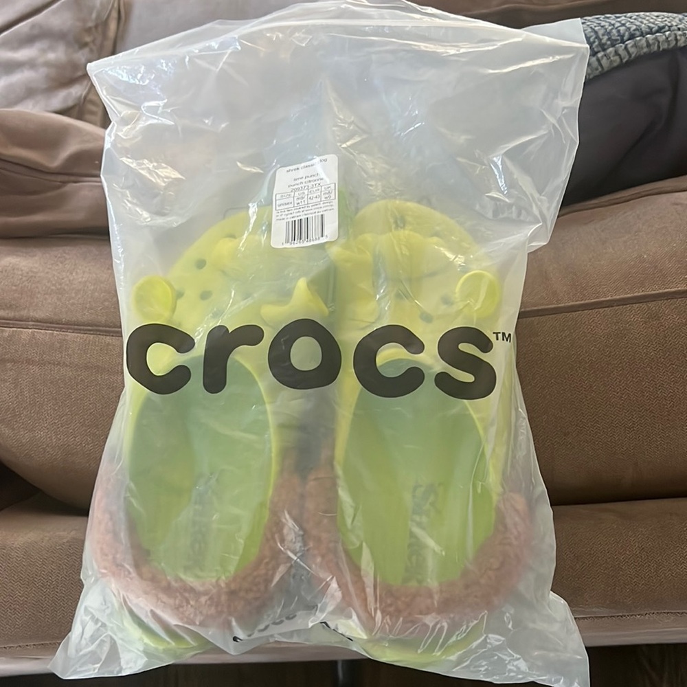 BNWT Shrek special edition Crocs-size Mens 9/Women’s 11